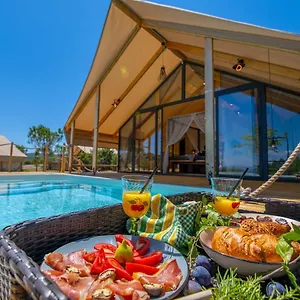 **** Kamp Floria Glamping Garden Croatia